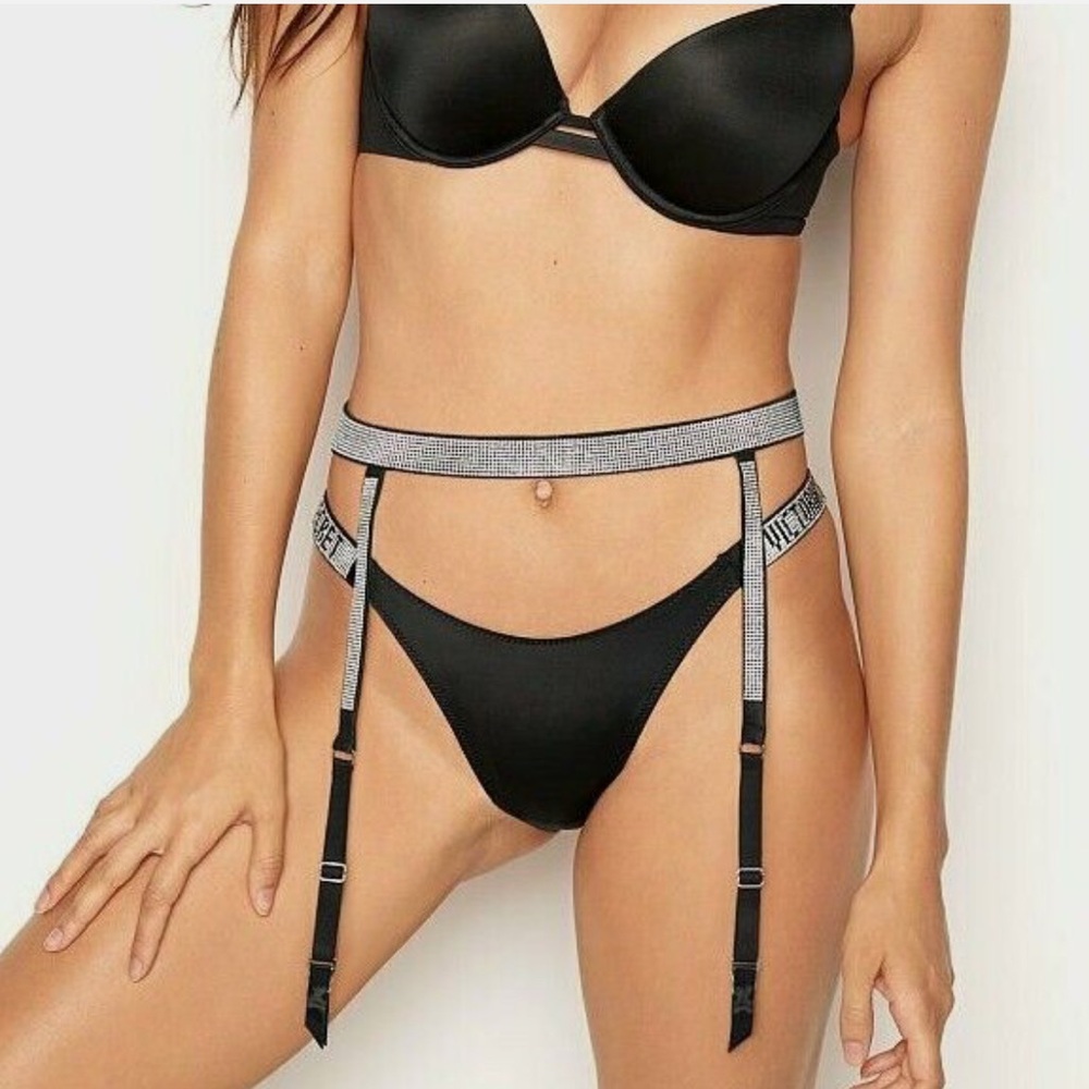 ✨🖤Victoria Secret Black Rhinestone Garter Belt✨🖤